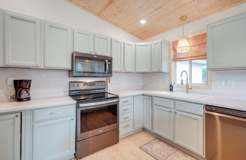 Elcho Cabina | Dock + Spacious Yard: Scenic Retreat on Post Lake