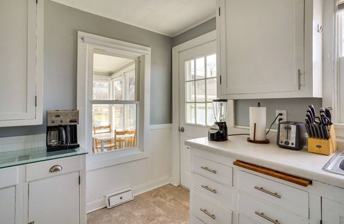 Mound Apartamento | Snowmobile Trail On-Site: Lakefront Mound Apt!