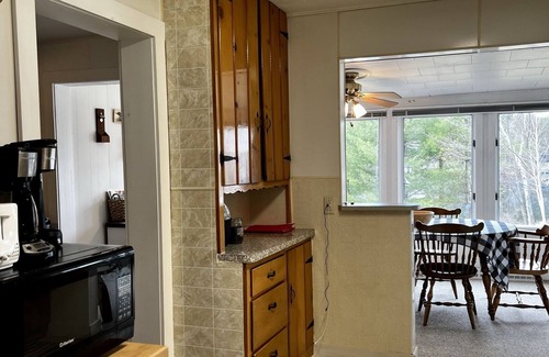 Mercer Cabina | Snowmobiler's Haven! Near Downtown Mercer!