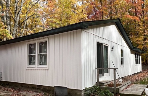 Petoskey Casa | SNOWMOBILING TRAILS just minutes away!!! Up North Quiet Getaway!!!