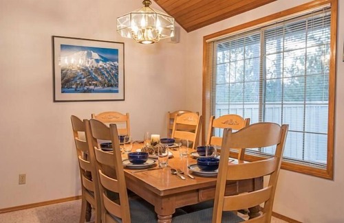 Deer Park Casa | Snowshoe Inn