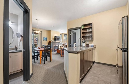 East Kootenay Apartamento | Snowy Lodge | Ski-In/Out | Upper Village | Pets Ok