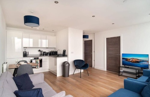 Old Trafford Apartamento | Snug 1BR Apt 4KTV Free Parking