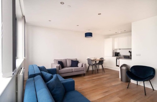 Old Trafford Apartamento | Snug 1BR Apt 4KTV Free Parking