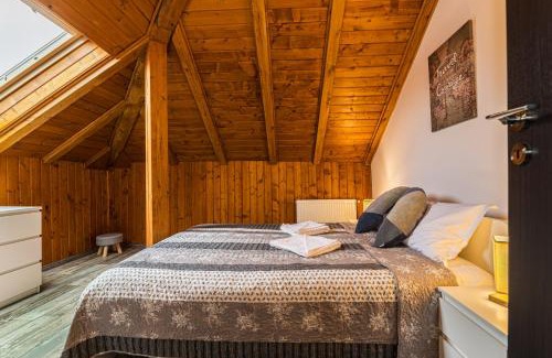 Brasov Apartamento | Snug Apartments - Private Parking near DownTown