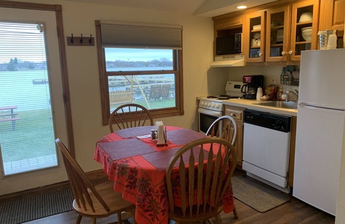 Sturgeon Bay Cabaña | Snug Harbor Inn - Cabaña de 2 dormitorios