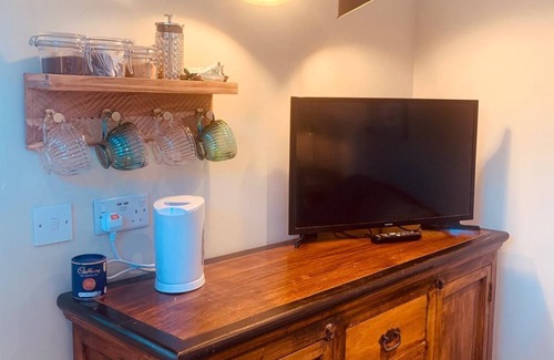 Dunmow Apartamento | Snug @ Stansted, Parking, Car Cleaning, EV Charging, 10min Airport Run