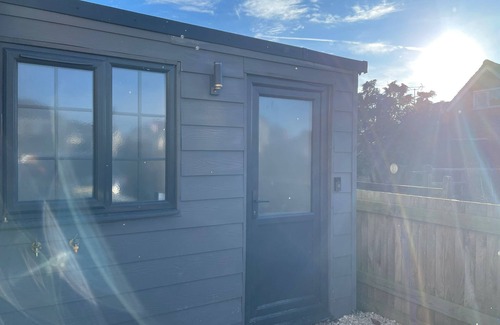 Dunmow Apartamento | Snug @ Stansted, Parking, Car Cleaning, EV Charging, 10min Airport Run
