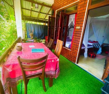 Ella Casa | Snuggle Cottage