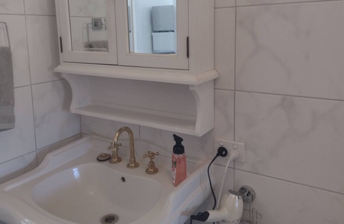 Katoomba Cabaña | Snuggle Inn Cosy Mountain Charmer Fireplace Garden Close to walks/cafes