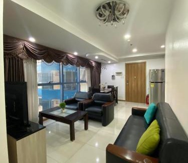 669 Ermita Apartamento | SnugglePod Condotel - Grand Riviera Suites, US Embassy Manila, Roxas Blvd