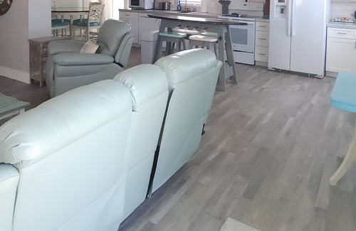 Truckland Casa | So Beachy! A family and Pet-friendly Spacious Home