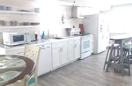 Truckland Casa | So Beachy! A family and Pet-friendly Spacious Home