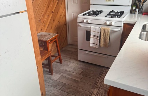 Mission Beach Casa | SO Cute Beach Studio bungalow in North Mission Beach 92109 - AJ George Broker