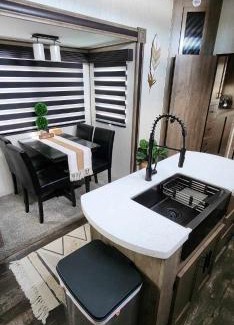 Truckland Casa | So "Time to Wander" Pet friendly and free early check-in!