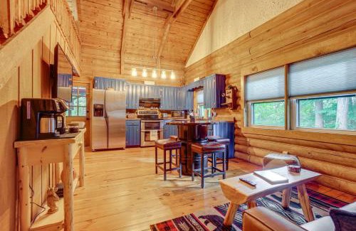 Cleveland Casa | Soak in Hot Tub, Explore Outdoors Cleveland Cabin