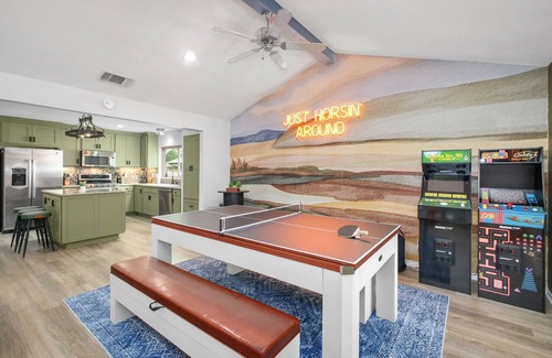 North San Antonio - SAT Casa | Soak, Sizzle & Score: Pool, Games & More!
