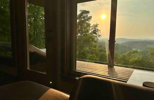Mindoro Casa | Soaker Tub & Sunset Sugarloaf Retreat