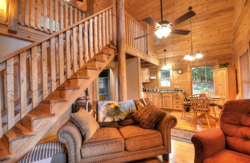 Bryson City Cabina | Soaring Eagle 1 Bedroom Cabin by Redawning