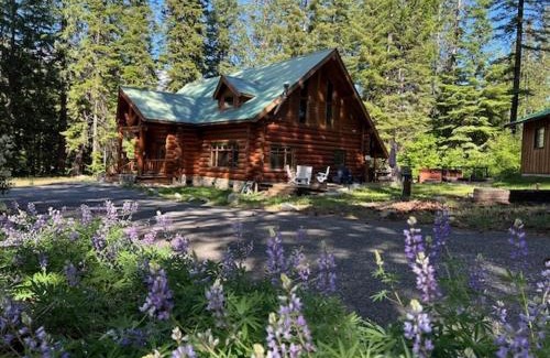 Leavenworth Casa | Soaring Pines Lodge by NW Comfy Cabins