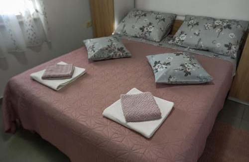 Brkac Apartamento | Soba Ulika