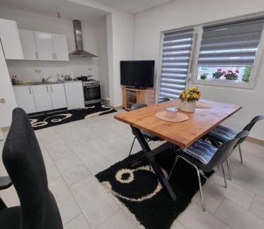 Matuzici Casa | Sobe Kod Ćobe