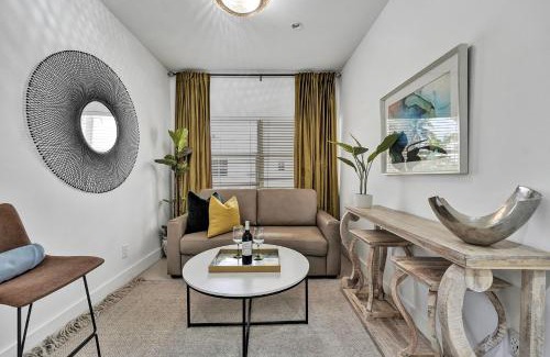Flamingo/Lummus Apartamento | SOBE MONARCH-WALK TO THE BEACH - OCEAN DRIVE GOOD TIME HOTEL AND ANGLER HOTEL ACROSS THE STREET