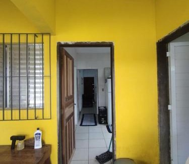 Boraceia Casa | Sobrado amarelo