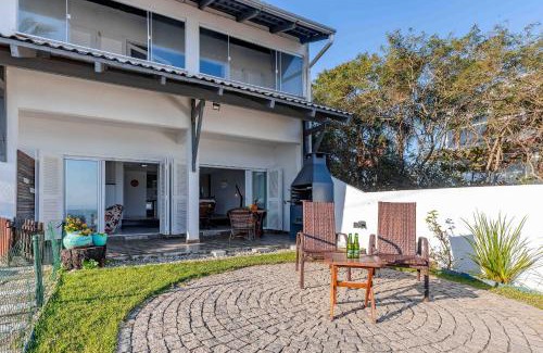 Morrinhos Apartamento | Sobrado Exclusivo Pé na Areia na Praia de Morrinhos