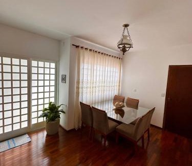 Botucatu Casa | Sobrado INTEIRO com todas as comodidades e ótima localização