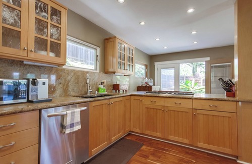 Fire Mountain Casa | SoCal Indoor Outdoor Living on 1/3 acre, super close to shopping and beach area!