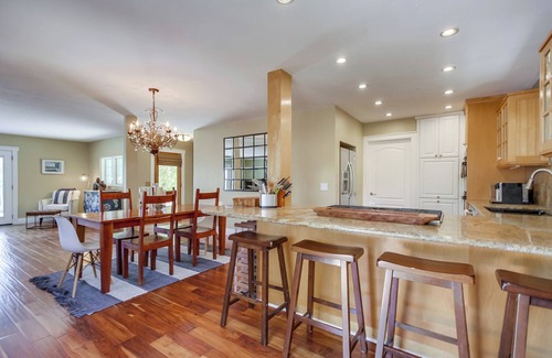 Fire Mountain Casa | SoCal Indoor Outdoor Living on 1/3 acre, super close to shopping and beach area!