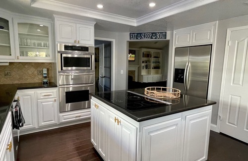 Canyon Lake Casa | SoCal Lake House Getaway With Private Pool & Lake Access