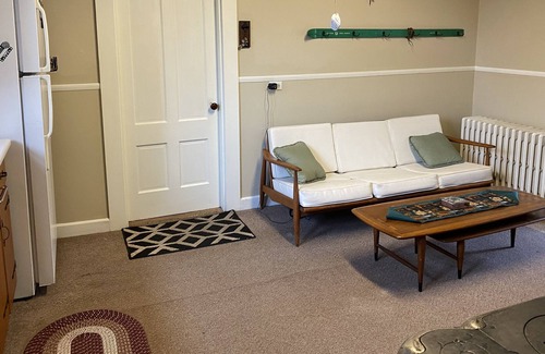 Bryant Pond Casa | Socially Distance -Lg Farmhouse ;direct route to Sunday River! Ski, Hike or Swim