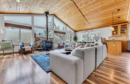 Soda Springs Casa | Soda Springs Getaway with River & Lake Access