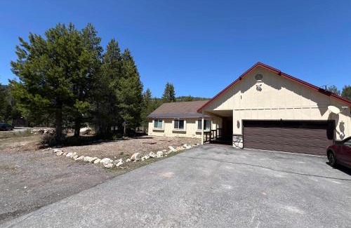 Soda Springs Casa | Soda Springs Getaway with River & Lake Access