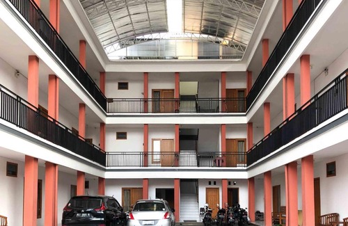 Dinoyo Hotel | Sofia Residence Syariah Mitra RedDoorz