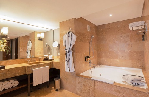 Zona Rosa Hotel | Sofitel Bogota Victoria Regia