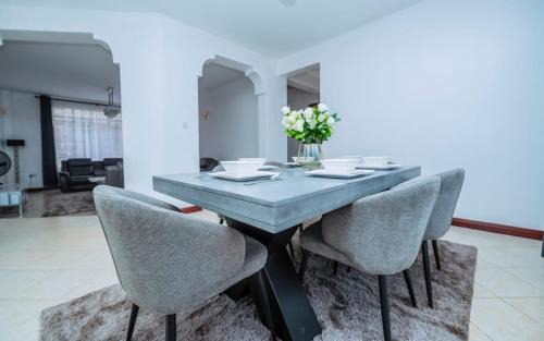 Kisumu Casa | Sofitel Executive 3 bedrooms all rooms ensuite own compound