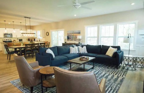 South Haven Casa | SoHappy Haven - 6 bdrm, Game Room, Year Round Pools, Hot Tub, Marina & Clubhouse