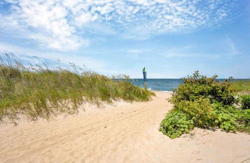 East Ocean View Casa | Sojourn Bay Haven Beach Home Steps to the Bay