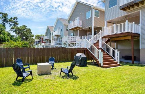 East Ocean View Casa | Sojourn Bay Haven Beach Home Steps to the Bay