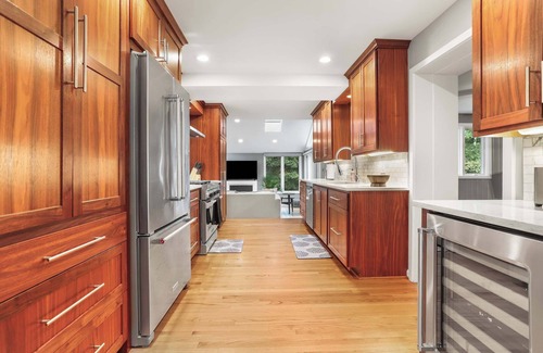 Baileys Crossroads Casa | Sojourn Beautiful Family Home with Beach Access & Backyard