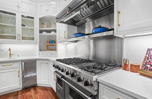 Capitol Hill Casa | Sojourn Grand Jewel w/Chef's Kitchen near Capitol