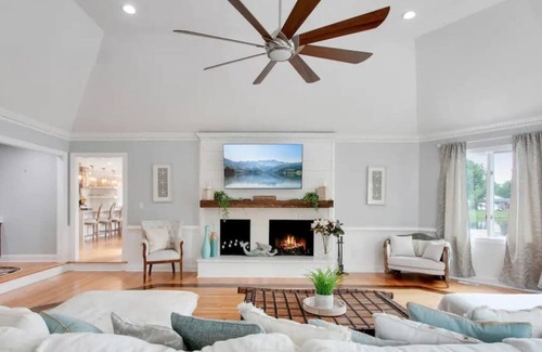 Portsmouth Casa | Sojourn On Crystal Lake