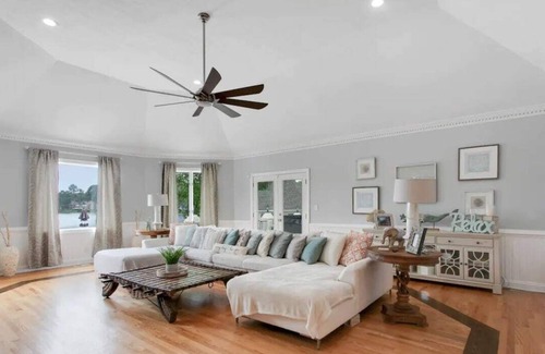 Portsmouth Casa | Sojourn On Crystal Lake