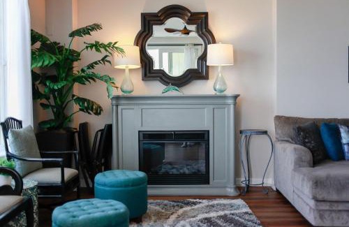 Sandbridge Apartamento | Sojourn Sea Views with Balcony & Fireplace Sleeps 7