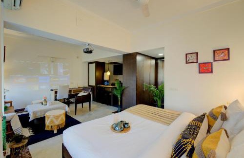 Indirapuram Apartamento | Sojourn stayz- stylish private studio with projector