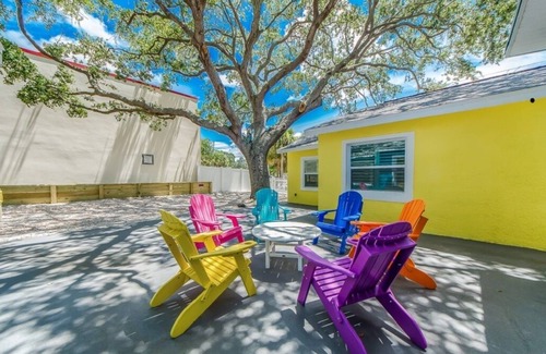 Independence Square Cabaña | SOL Cottage, Best Experience in IRB, new AC, totally remodeled, free parking
