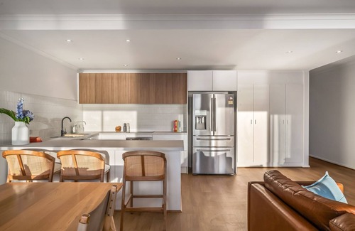 Henley Beach Apartamento | Sol Sands: Oceanfront | Balcony | Henley Beach
